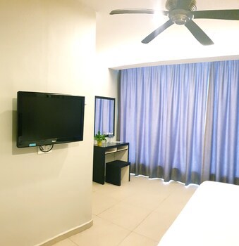 Golden Court Hotel
