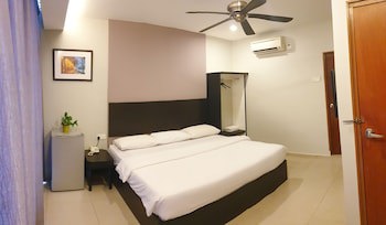 Golden Court Hotel