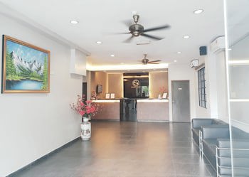 Golden Court Hotel