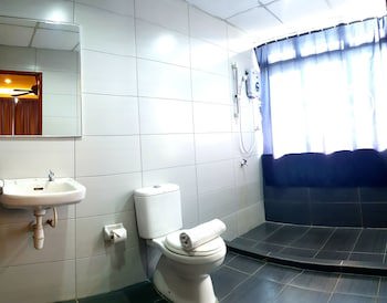 Golden Court Hotel