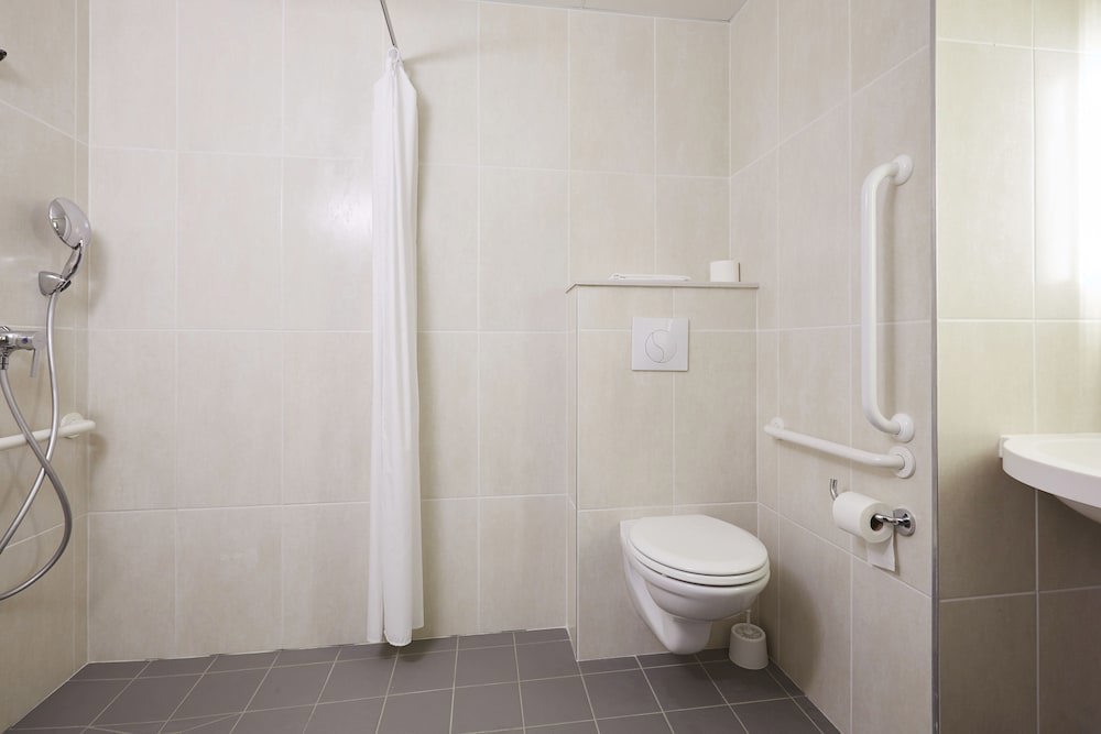 B&B HOTEL Paris Porte des Lilas