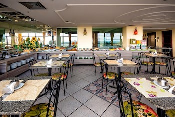 Yak Beach Hotel Ponta Negra