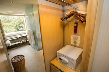 Freshfields Hotel