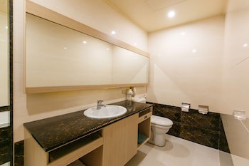 Highness Hotel