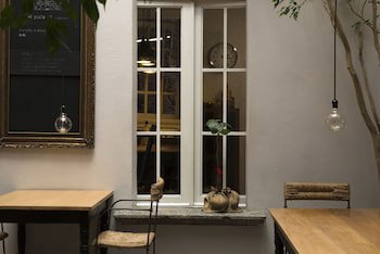 El Patio 77