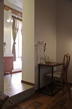 El Patio 77