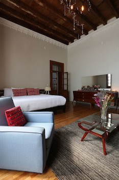 El Patio 77