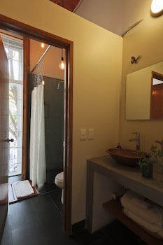 El Patio 77