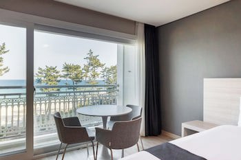Gyeongpo Soo Hotel