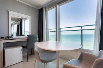 Gyeongpo Soo Hotel
