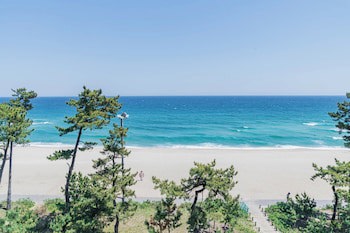 Gyeongpo Soo Hotel