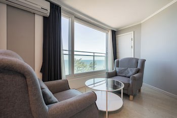 Gyeongpo Soo Hotel