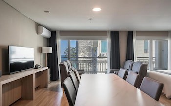 Gyeongpo Soo Hotel