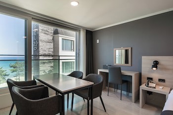 Gyeongpo Soo Hotel