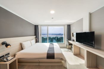 Gyeongpo Soo Hotel