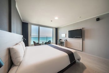 Gyeongpo Soo Hotel