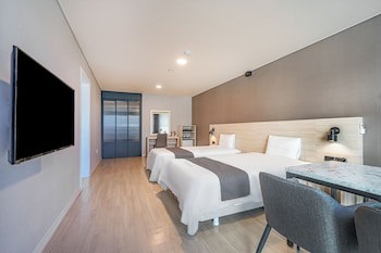 Gyeongpo Soo Hotel