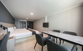 Gyeongpo Soo Hotel