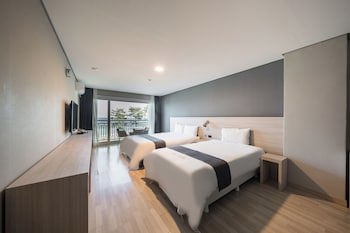 Gyeongpo Soo Hotel