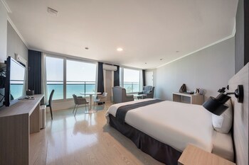 Gyeongpo Soo Hotel