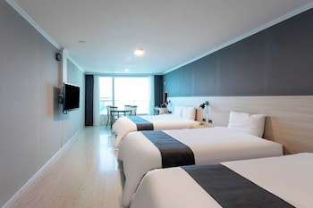 Gyeongpo Soo Hotel