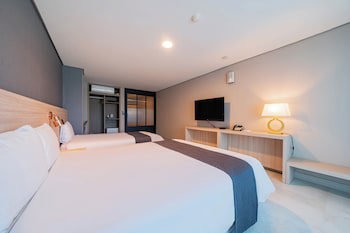 Gyeongpo Soo Hotel