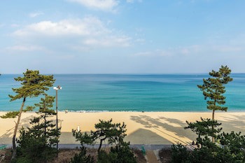 Gyeongpo Soo Hotel