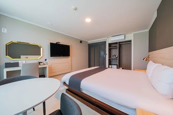 Gyeongpo Soo Hotel