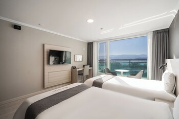 Gyeongpo Soo Hotel