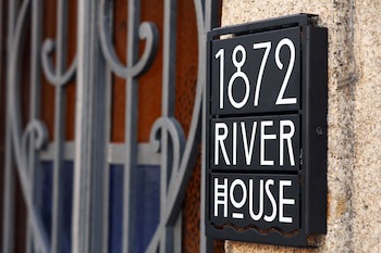 1872 River House By Olivia