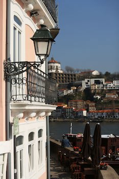 1872 River House By Olivia