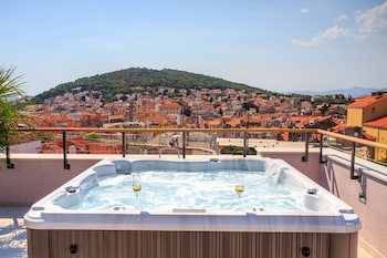 Cornaro Hotel