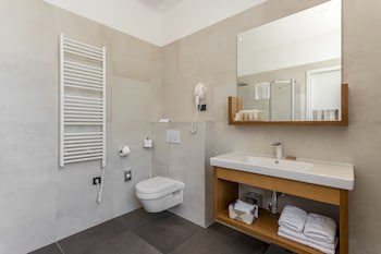 Cornaro Hotel