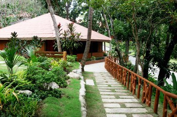 Dakak Park & Beach Resort