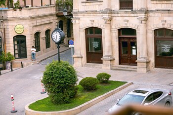 Shah Palace Luxury Museum Hotel