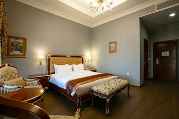 Shah Palace Luxury Museum Hotel