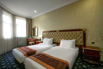 Shah Palace Luxury Museum Hotel