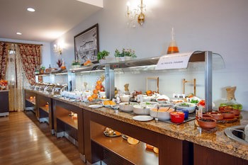 Shah Palace Luxury Museum Hotel