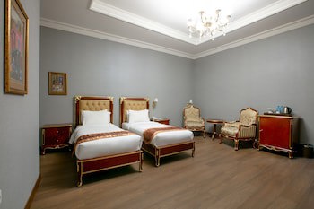 Shah Palace Luxury Museum Hotel