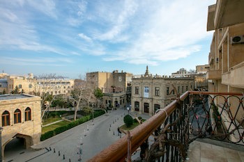 Shah Palace Luxury Museum Hotel