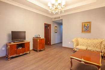 Shah Palace Luxury Museum Hotel