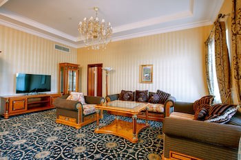 Shah Palace Luxury Museum Hotel