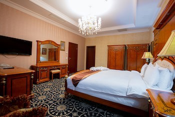 Shah Palace Luxury Museum Hotel