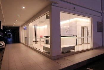 The V Hotel