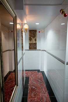 Canada Hotel