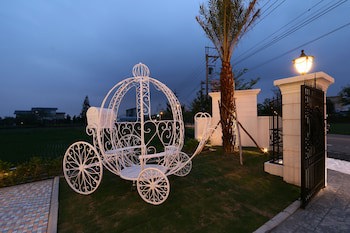 Aleex Villa