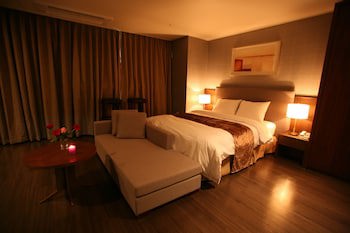 Hyunjin Tourist Hotel