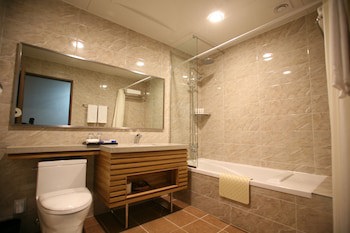 Hyunjin Tourist Hotel
