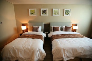 Hyunjin Tourist Hotel