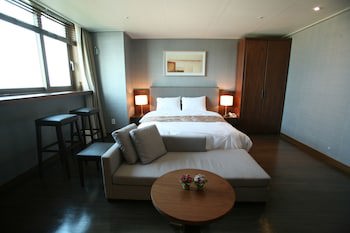 Hyunjin Tourist Hotel